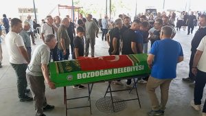 Nazilli Devlet Hastanesi Hekimlerinden İsmail Aydın Bozdoğan’da toprağa verildi.