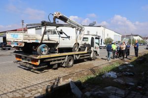 TERKEDİLMİŞ ARAÇLAR, ZABITA VE TRAFİK POLİSLERİNCE TOPLATILIYOR!