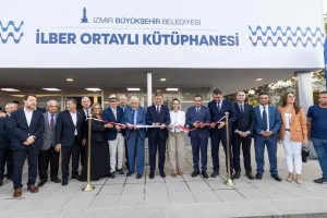 Prof. Dr. İlber Ortaylı, İzmir’de kendi adını taşıyan kütüphaneyi açtı.