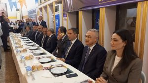 AK Parti Genel Başkan Yardımcısı Sırakaya, Nazilli’de düzenlenen dayanışma yemeğinde partililerle buluştu.