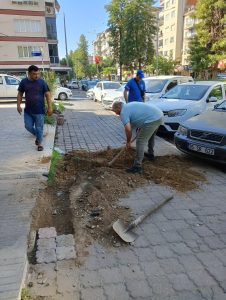 Nazilli Belediyesi ekipleri, mahallelerde yol yenileme çalışmalarına hız verildi.