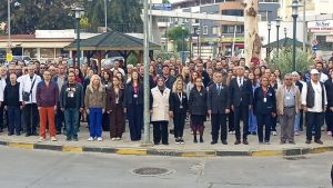 Nazilli Devlet Hastanesinde sağlık çalışanları Atatürk’ü andılar.