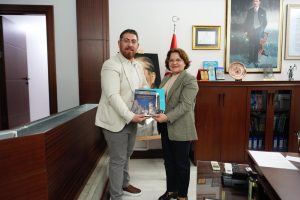 Aydın Büyükşehir Gazeteciler Cemiyeti yönetim Kurulu Başkanı ve yönetim Kurulu, Didim Belediye Başkanı Hatice Gençay’ı ziyaret etti.