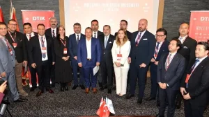 İŞ DÜNYASININ KALBİ HOLLANDA’DA ATTI: DTİK-HOLLANDA BULUŞMASINA TORUNOĞULLARI EV SAHİPLİĞİ YAPTI.